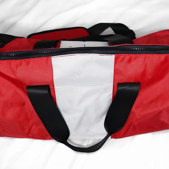 Y&R x Sammy Wilk | NWOT** 00 Duffle Bag - Picture 5 of 9